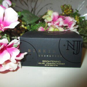 Nikkia Joy Brightening Powder